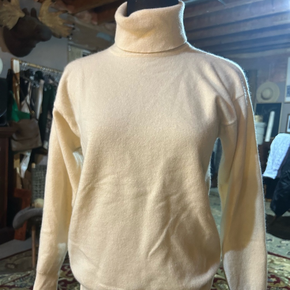 Bergdorf Goodman cashmere sweater
